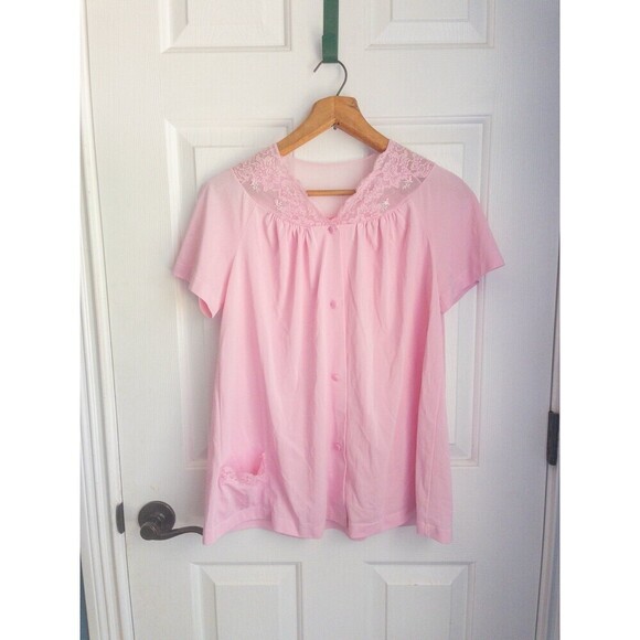 shadowline Other - Vintage 70’s Shadowline pink pajama top with embroidered flowers and lace detail